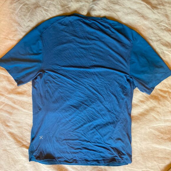 Lululemon Running Shirt Mens Small Blue Reflective - Picture 2 of 6